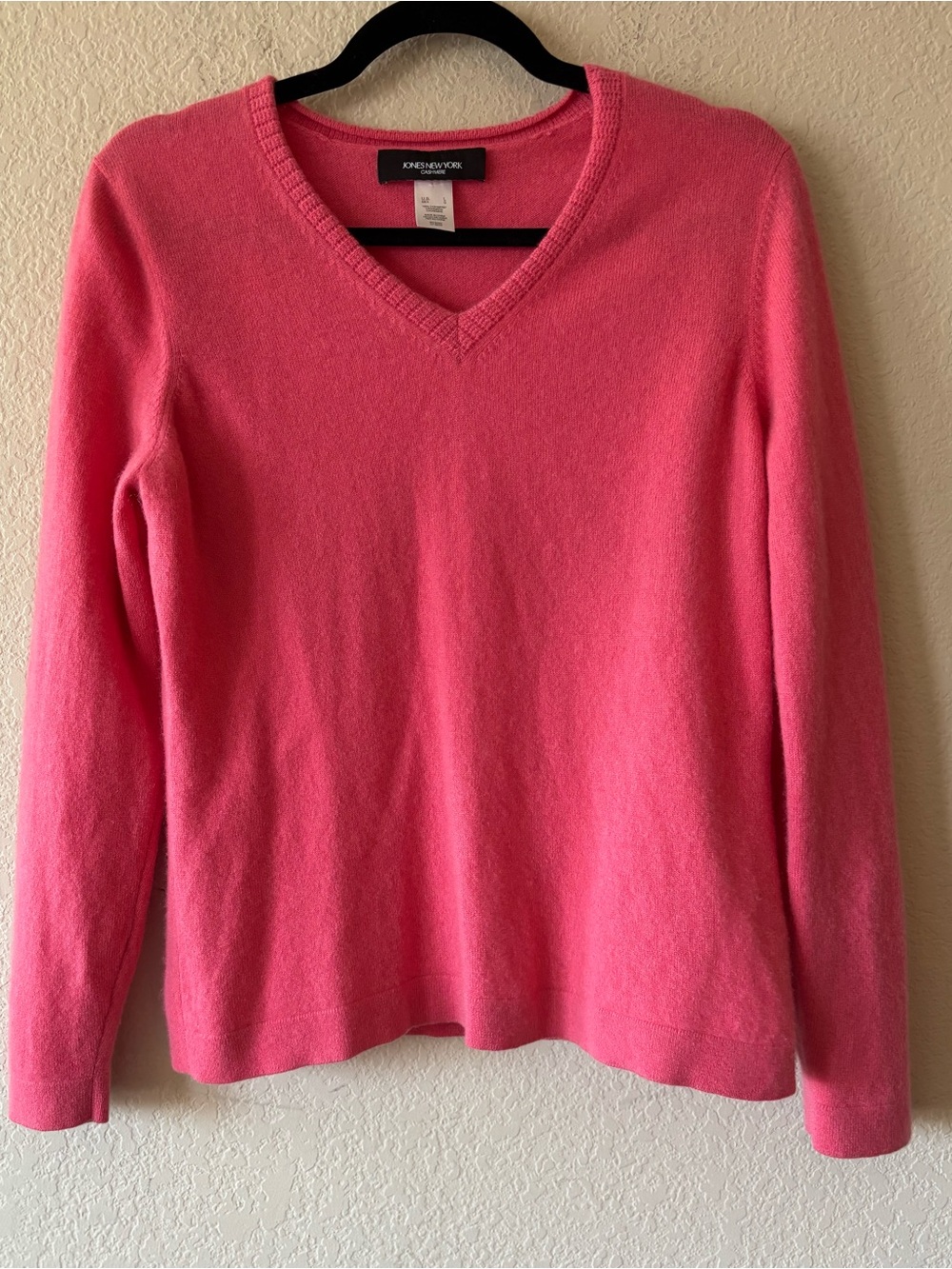 Jones NY  100% Cashmere Sz L V-Neck Sweater Pink Raspberry New York Womens